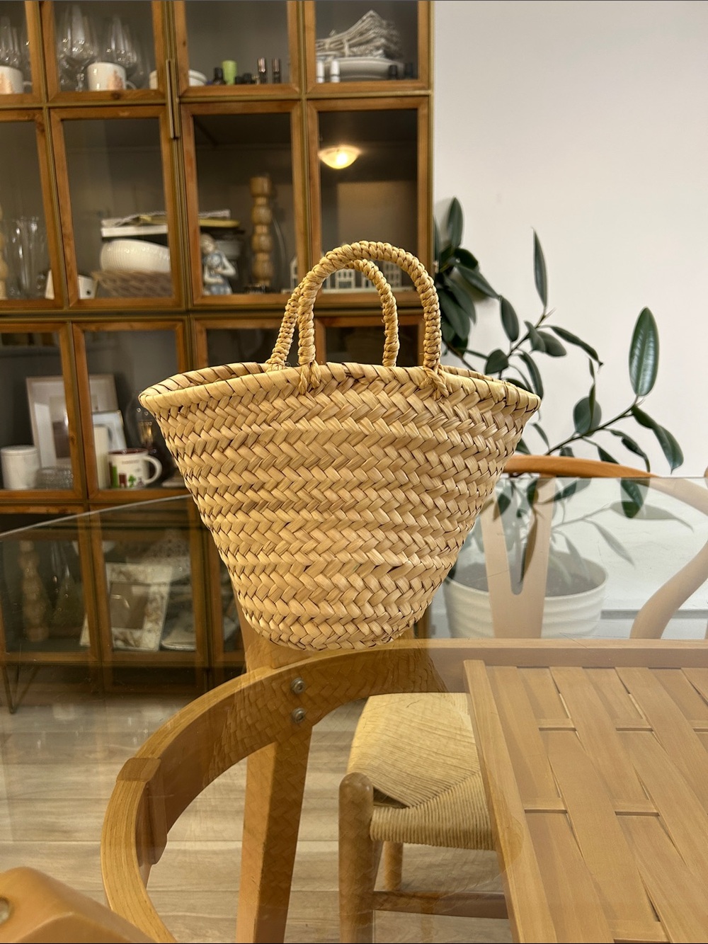 Small Woven Raffia Straw Tote Bag - Natural Color
